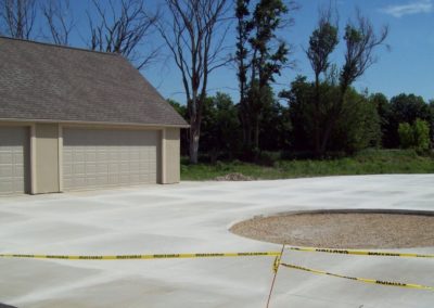 Newly installed circular concrete driveway , Los Angeles