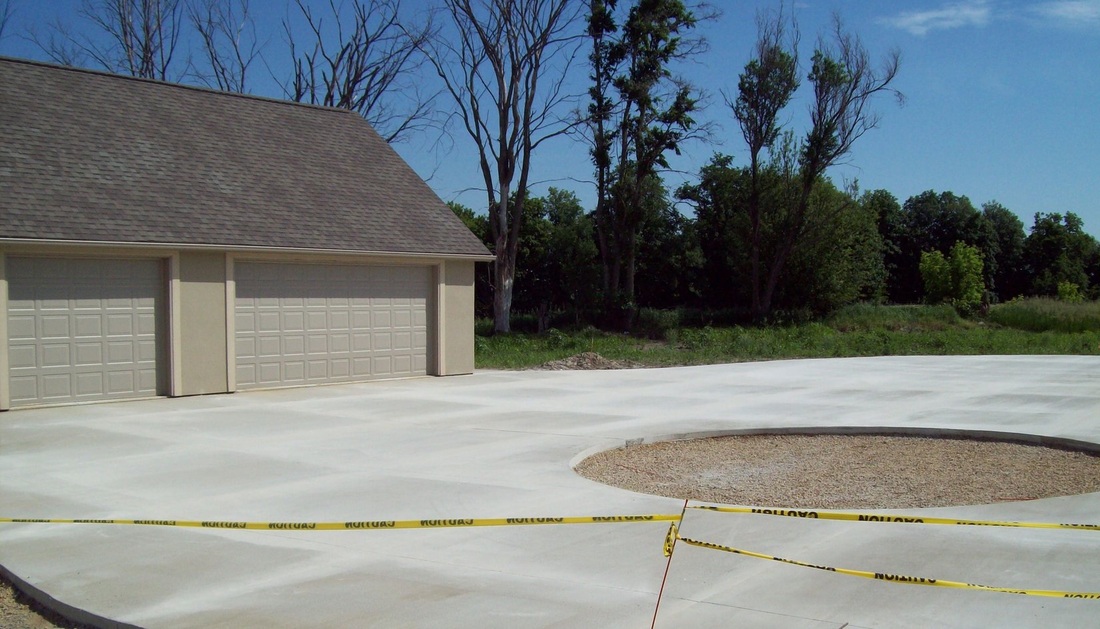 Newly installed circular concrete driveway , Los Angeles